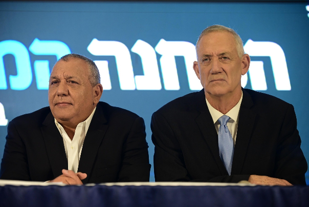 "מעריב": האם אייזנקוט יסלול את הדרך לפרישה מממשלת נתניהו?