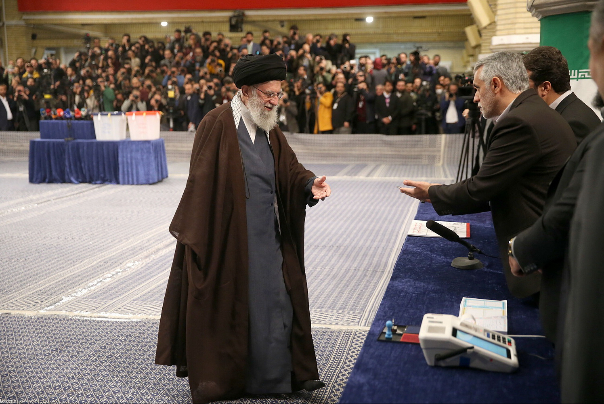 Leader: Eyes of world on Iran