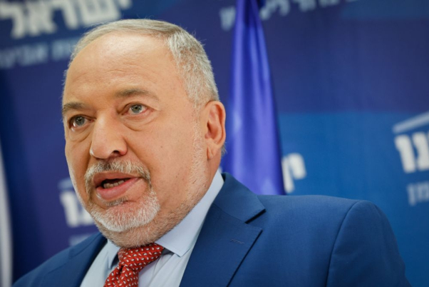 לאחר כישלונה במלחמה... ליברמן: ממשלת נתניהו הגיעה לקיצה