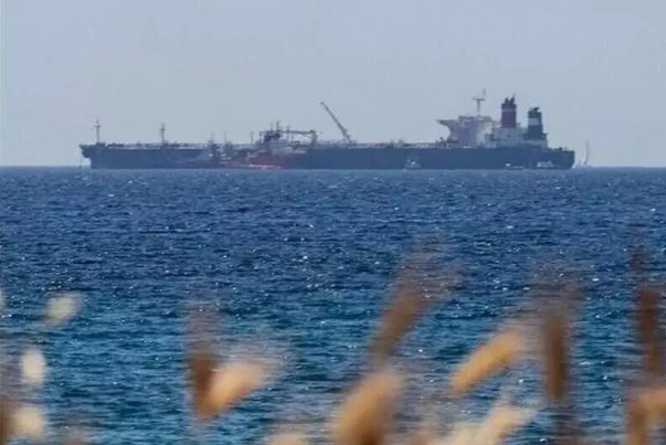 Сана угрожала Англии
