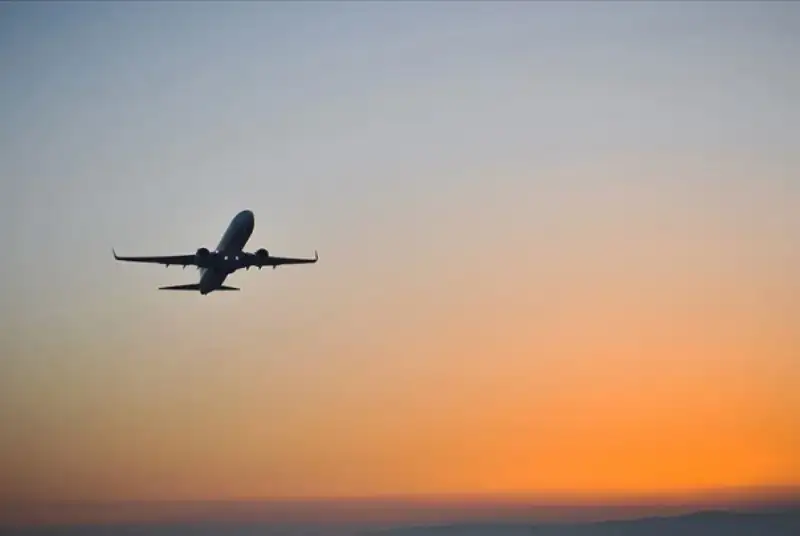 موتور بویینگ 737 از مبدا کیش دچار نقص فنی شد/ هواپیما مشکلی برای فرود ندارد+ فیلم