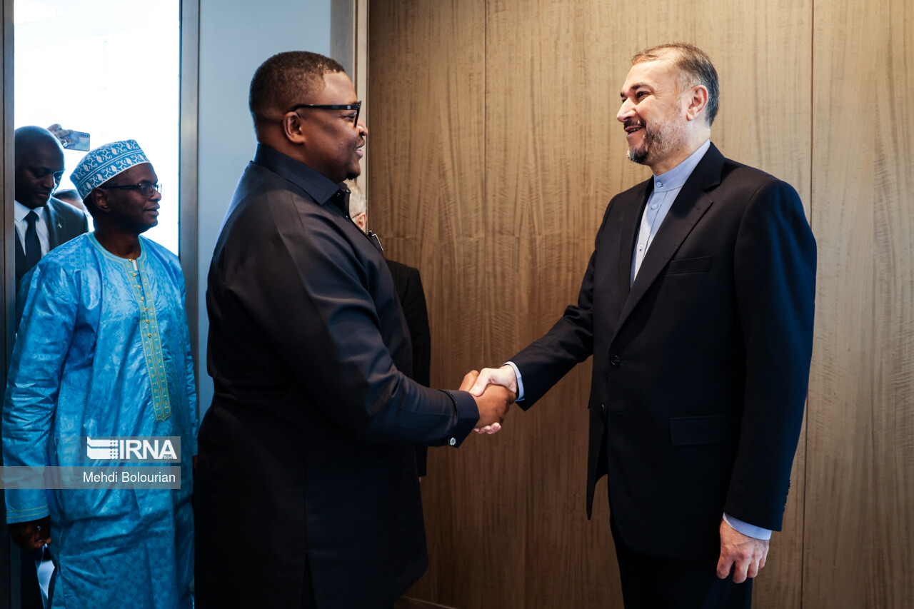 Iran, Sierra Leone FMs hold talks in Jeddah
