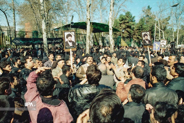 عکسهایی از مراسم تشییع پیکر حجت‌‌‌ الاسلام سید احمد خمینی در سال 1373