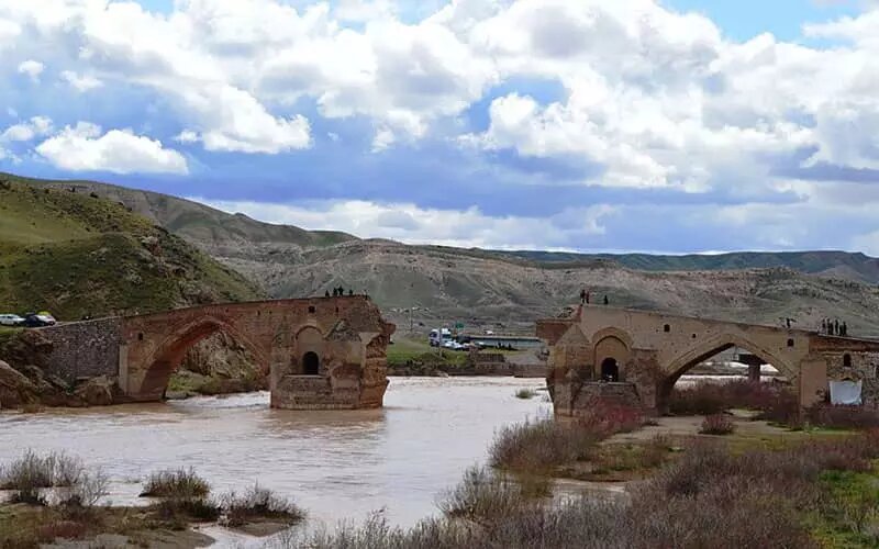 "פולדוקטר" ..אחד הגשרים המדהימים בלורסטן, מערב איראן