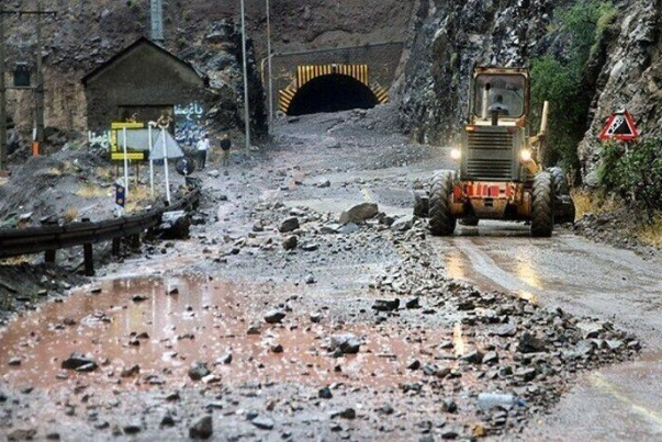 هشدار پلیس راه نسبت به ریزش سنگ در محورهای کوهستانی مازندران