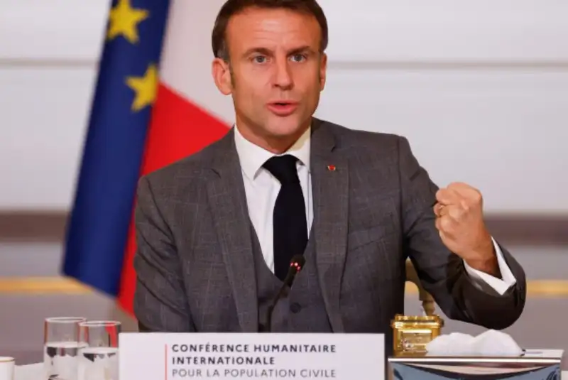 مکرون: فرانسه بر روی قطعنامه آتش بس در غزه کار می‌کند