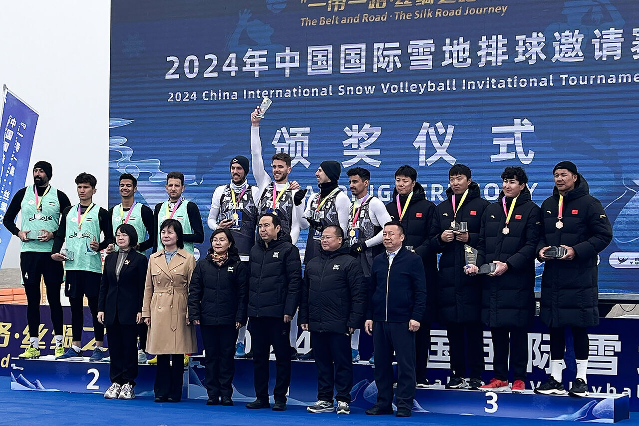 Iran grabs silver medal in Asian snow volleyball championship