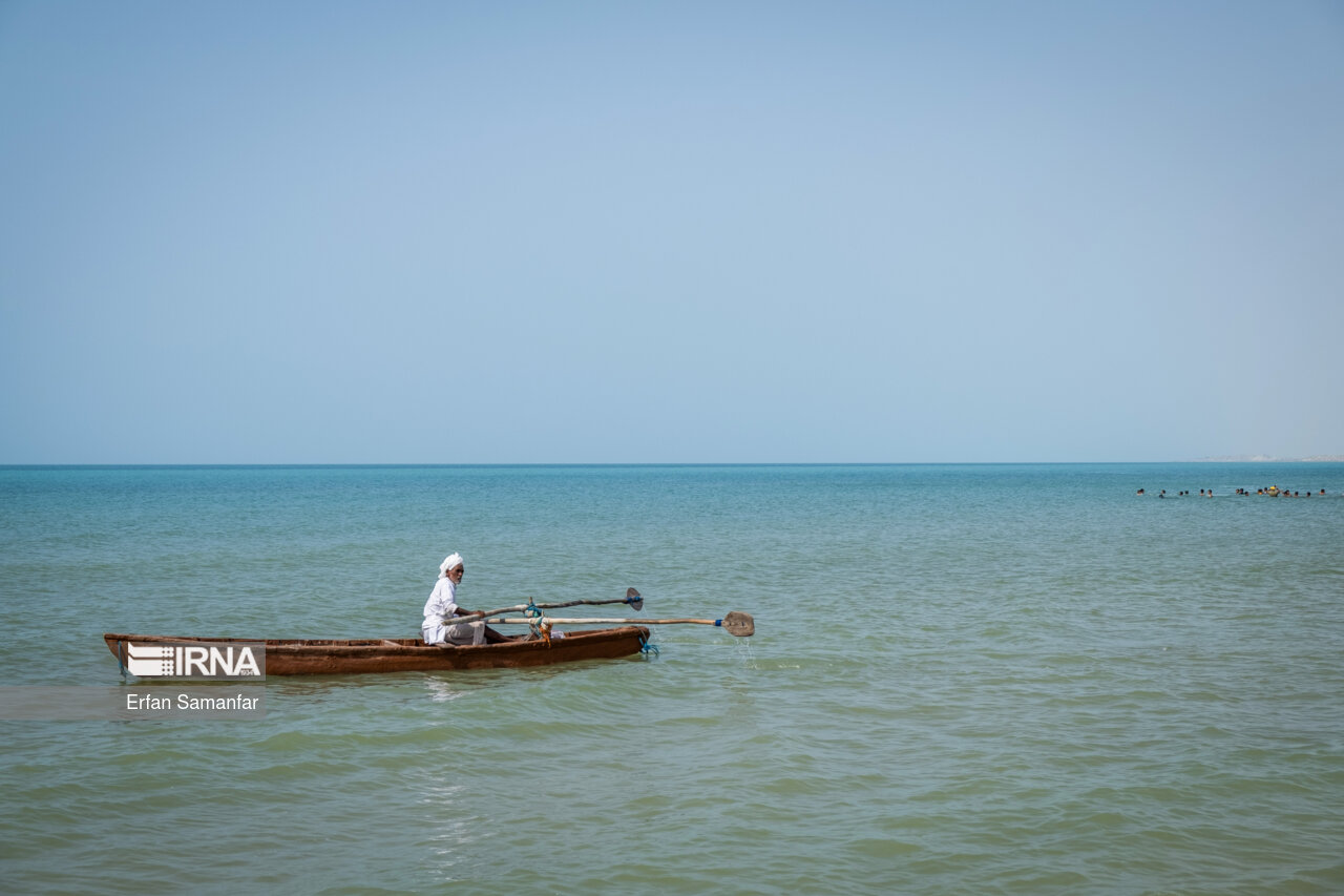 33 Iranian fishermen released from Somalia prison