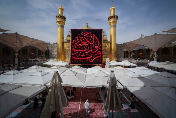 سیاهپوش شدن حرم علوی در آستانه شهادت حضرت امیرالمومنین (علیه‌‎السلام) +فیلم