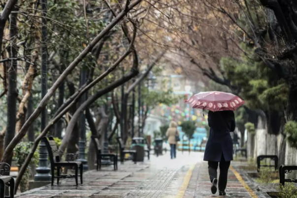 بارش باران و کاهش دما در اغلب استان‌های کشور