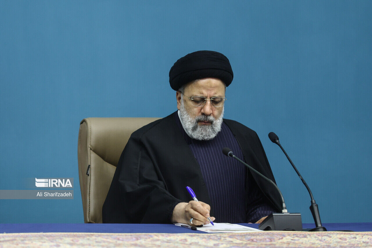 Pres. Raisi congratulates Iran women's nat'l ice hockey team on victory
