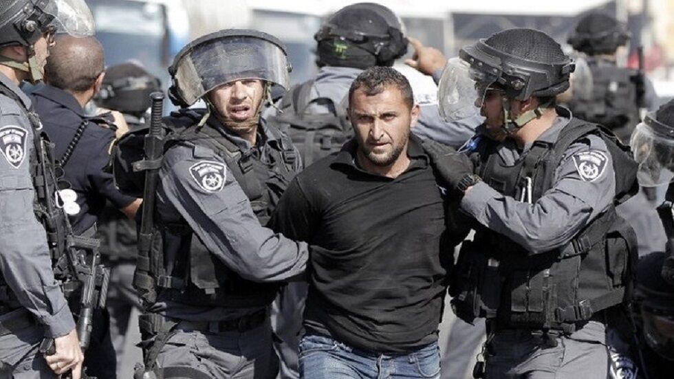 Zionist forces attack Palestinian worshippers in Al Aqsa Mosque