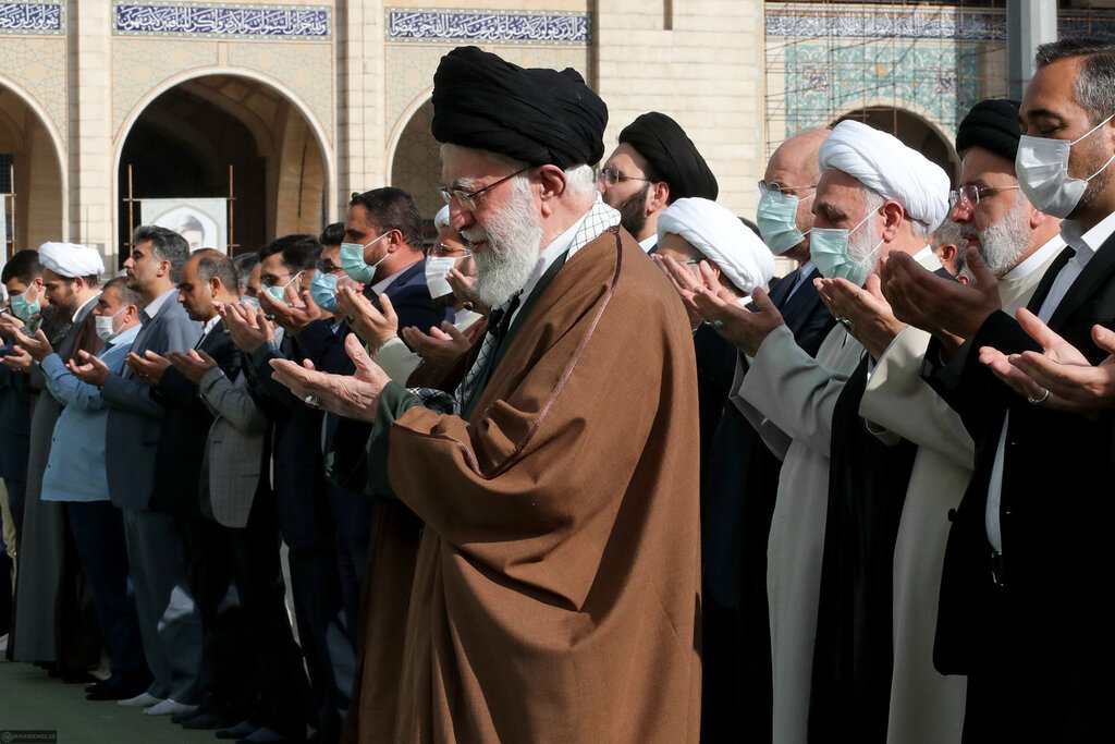 اقامه نماز عید فطر به امامت رهبر معظم انقلاب