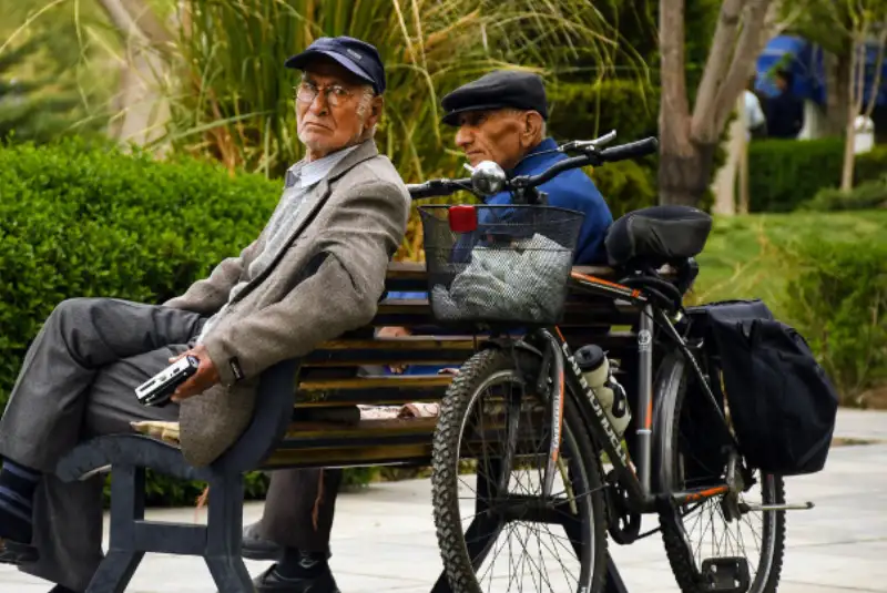 افزایش حقوق بازنشستگان و مستمری بگیران اردیبهشت ماه پرداخت می‌شود