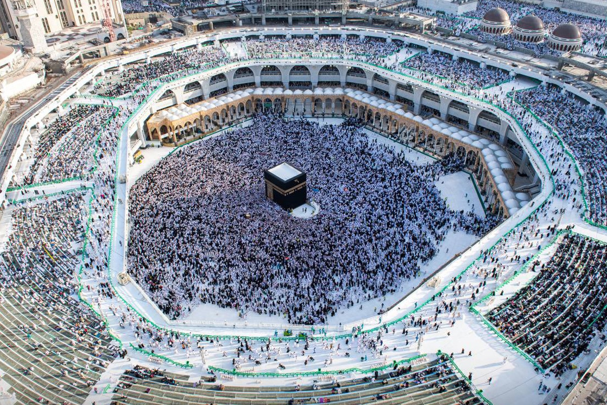 1st batch of Umrah pilgrims leaves Iran for Saudi Arabia