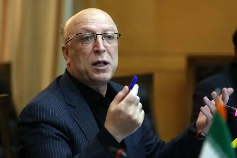 نیروهای امنیتی ما در بدترین شرایط اجازه ورود به دانشگاه‌ها را ندارند