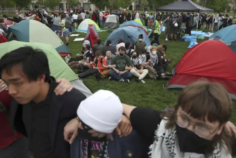 دانشگاه کلمبیا در برابر دانشجویان: روابط با اسرائیل را قطع نخواهیم کرد