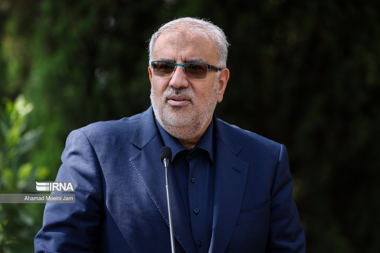 Iran plans to boost oil production by 400,000 bpd: Minister