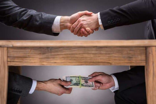 پیروزی در کارزار مفاسد اقتصادی با سلاح شفافیت