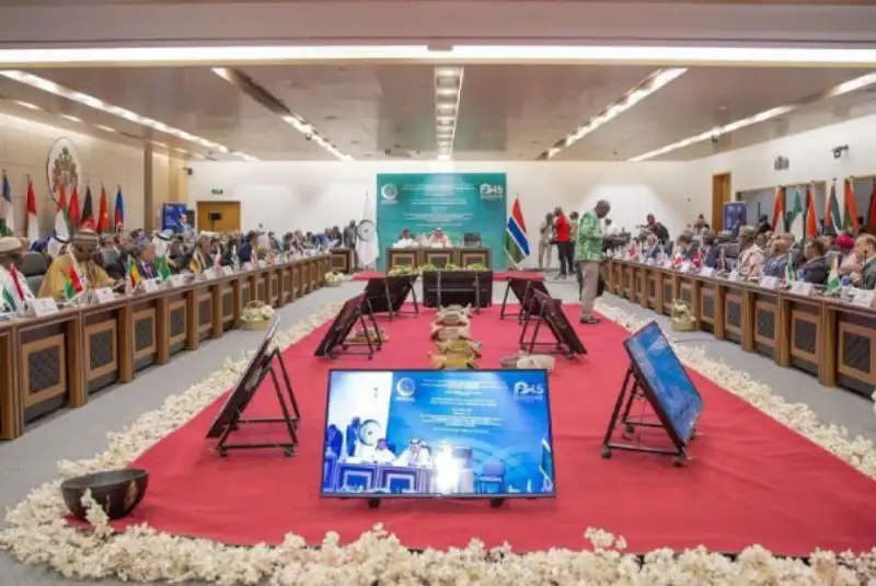 نشست سران سازمان همکاری اسلامی آغاز شد
