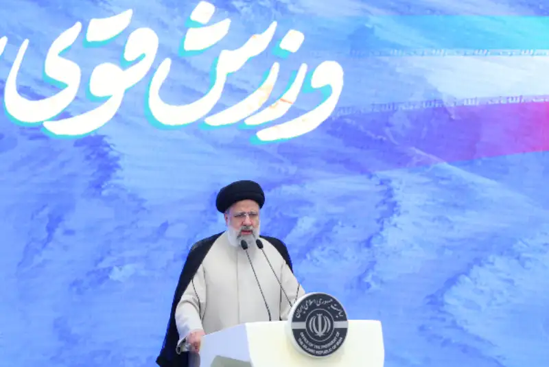 قهرمانان ورزشی پیشتازان ایجاد امید و غرور ملی هستند