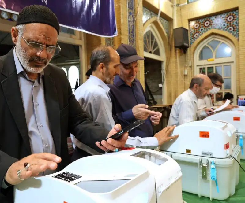 سخنگوی ستاد انتخابات کشور: دستگاه‌های الکترونیک اخذ رای به خوبی کار می کنند