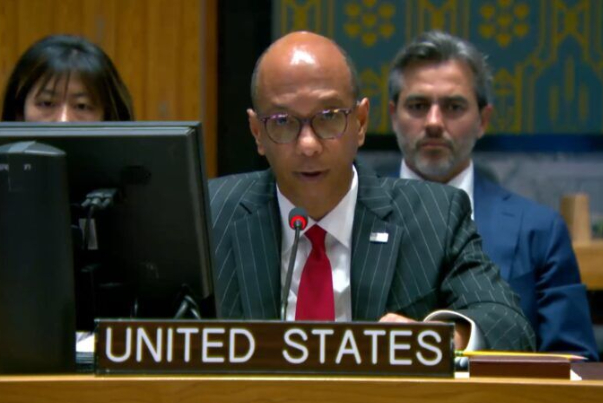 美国指责伊朗向也门安萨鲁拉运送武器