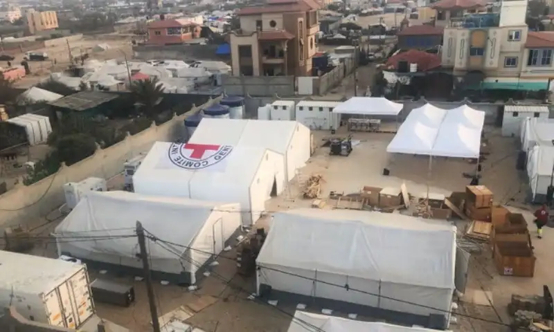 راه اندازی بیمارستان صحرایی صلیب سرخ در رفح + فیلم
