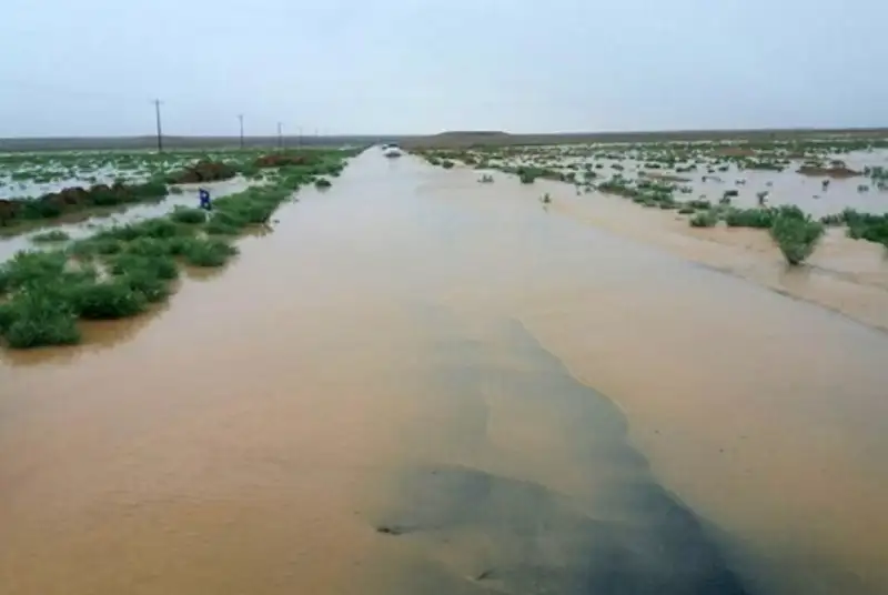 سیل جاده مشهد-میامی را مسدود کرد/جاده ترانزیتی مشهد - سرخس بازگشایی شد