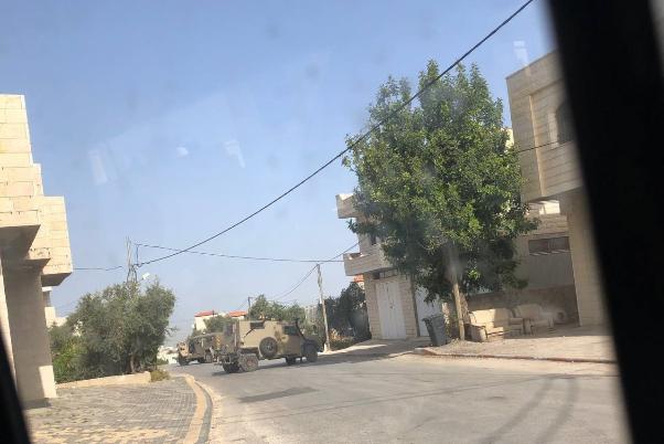 כוחות הכיבוש מסתערים על ערים בגדה המערבית... ולוחמי ההתנגדות נלחמים בחזרה