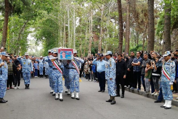پیکر کادر پروازی سانحه بالگرد رئیس جمهور در پایگاه شهید لشکری تشییع شدند
