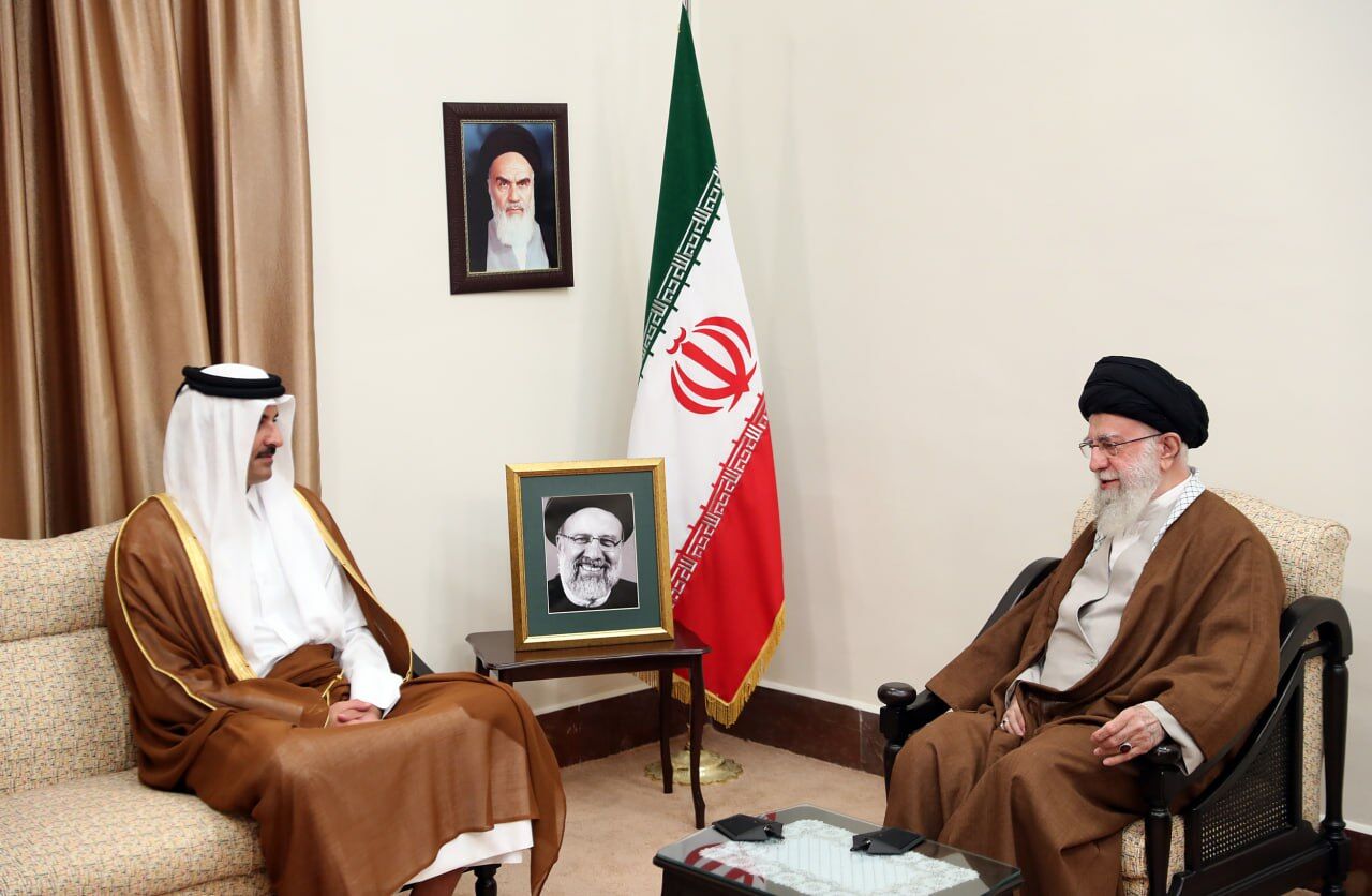 Leader receives foreign senior officials