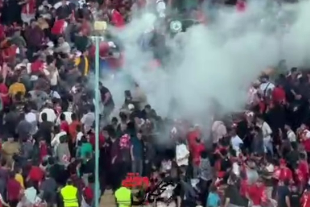 انفجار نارنجک در میان هواداران پرسپولیس پس از گل سوم