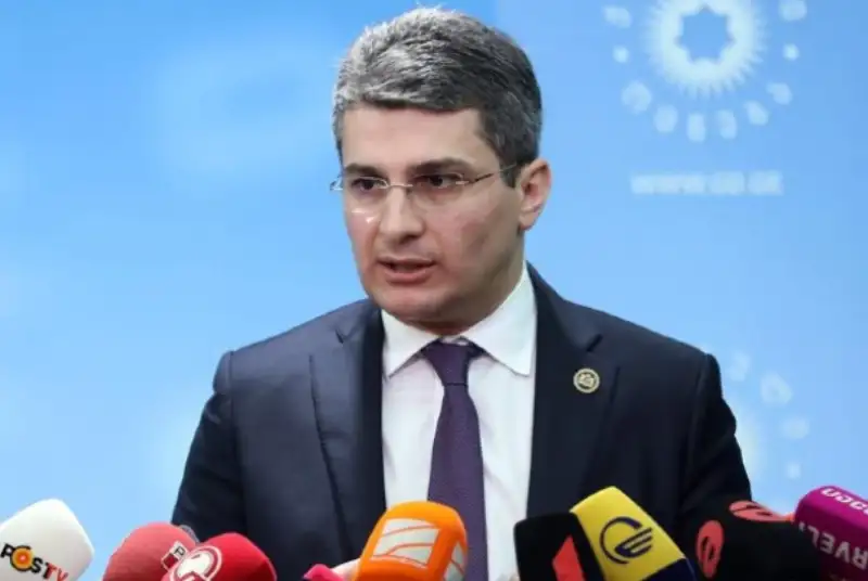 نماینده پارلمان گرجستان: تهدید آمریکا به تحریم مقامات گرجستان خنده‌دار است