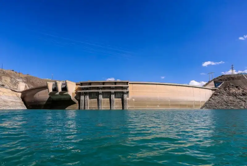 به دلیل کاهش خروجی؛ سد زاینده‌رود فردا  بسته می شود