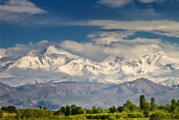 آب‌شدن برف سبلان سیل به راه انداخت