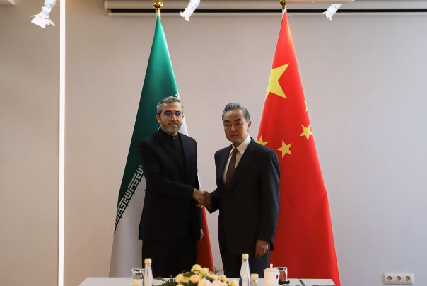 中国外长王毅：我们坚持伊朗领土完整