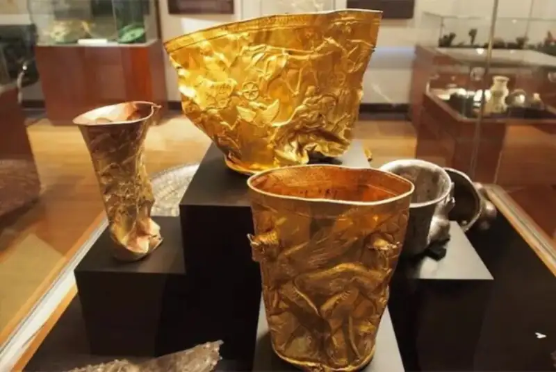 نمایش 280 اثر تاریخی ایران در شانگهای چین