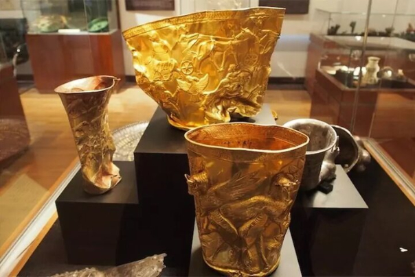 نمایش 280 اثر تاریخی ایران در شانگهای چین