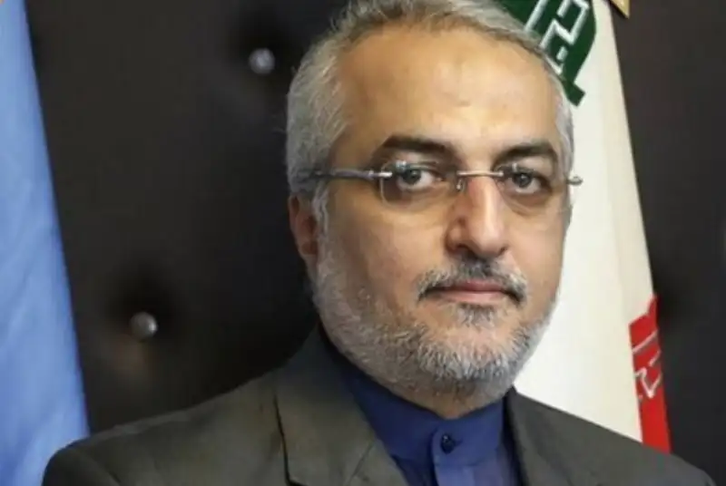 خسروی؛ مجری مناظره‌ها شد