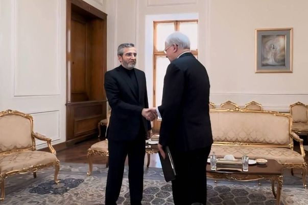 Iran, Russia discuss Caucasus developments
