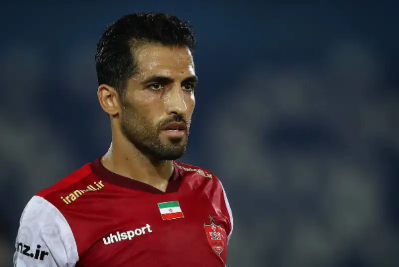 وحید امیری با پرسپولیس تمدید کرد