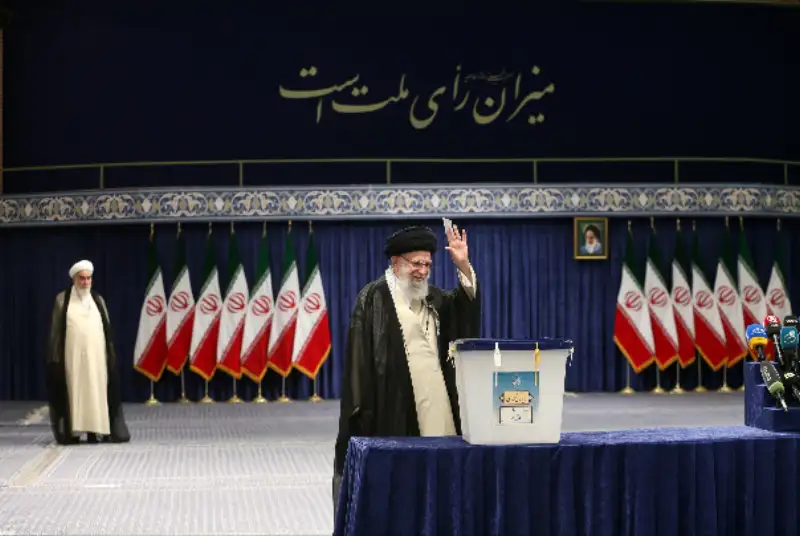 گزارش تصویری | حضور  مقام معظم رهبری در انتخابات ریاست جمهوری چهاردهم