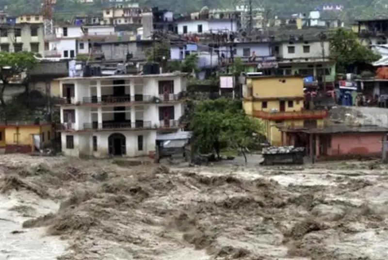 « اوتاراکند» هند را سیل برد+ فیلم