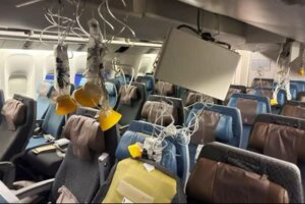 جراحت 30 مسافر پرواز «بوئینگ-787» بر فراز اقیانوس اطلس