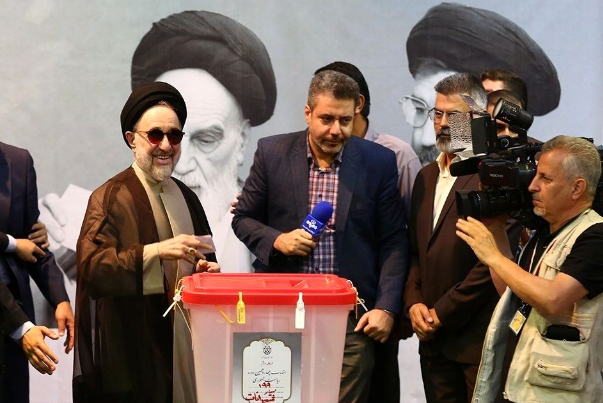 مصاحبه خبرنگار صداوسیما با سید محمد خاتمی +فیلم