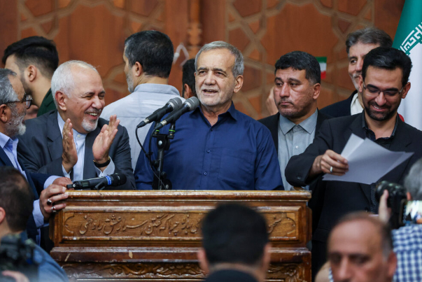 پزشکیان: وعده دروغ ندادم/ رهبر معظم انقلاب عرصه را برای رقابت و نقش‌آفرینی گشود + فیلم