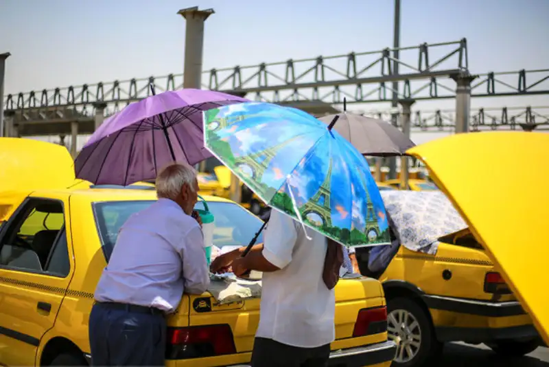 گرمای هوا ادارات و بانک‌های قم را 3 روز تعطیل کرد