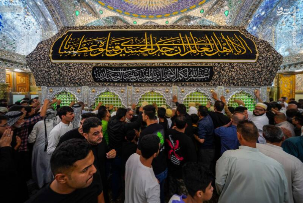 نصب کتیبه جدید ضریح امیرالمومنین در آغاز ماه محرم +عکس