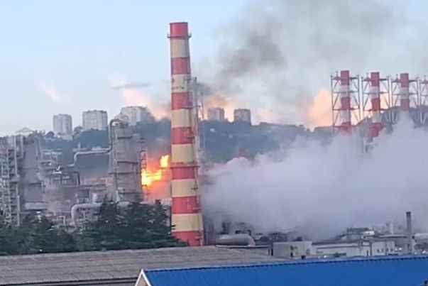 乌克兰无人机袭击俄罗斯黑海最大炼油厂